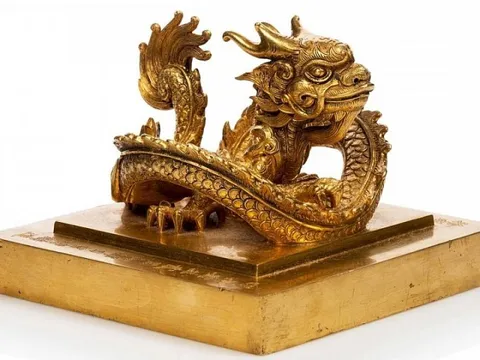 Ấn vàng Hoàng đế chi bảo được mua với giá 6,1 triệu Euro