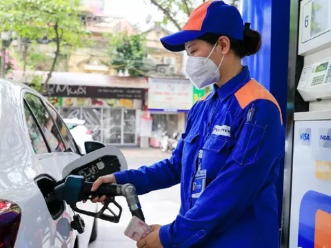 An ninh năng lượng nhìn từ giá xăng dầu