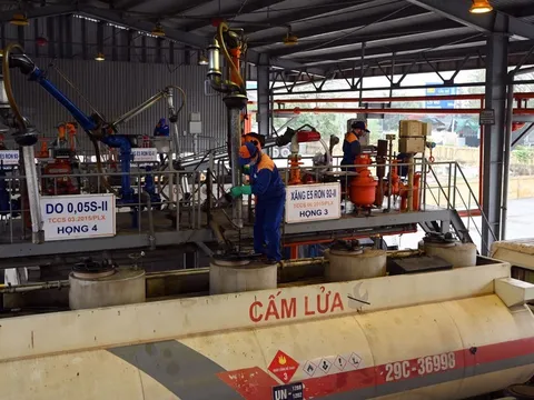 Yêu cầu tiếp tục cải cách thể chế kinh tế