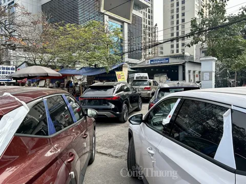 Bộ Giao thông Vận tải thông tin "nóng" gỡ khó ùn tắc đăng kiểm