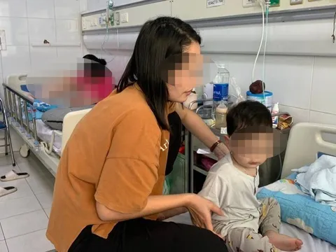 Vào mùa virus hợp bào hô hấp, gia tăng trẻ nhập viện