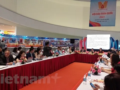 Định hướng đào tạo nghiệp vụ phóng viên đa năng để tiết kiệm nhân lực