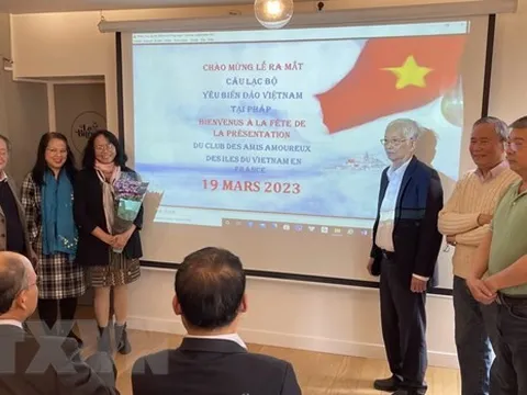 Chính thức ra mắt Câu lạc bộ yêu biển đảo Việt Nam tại Pháp