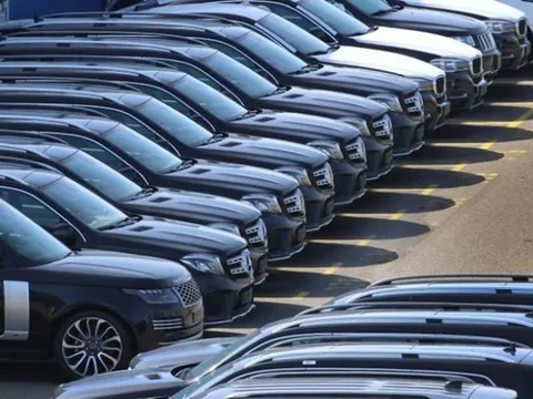 Các nhà nhập khẩu ôtô đề xuất áp dụng chung giảm 50% lệ phí trước bạ