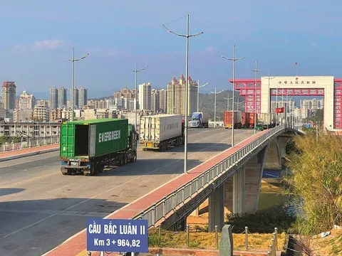 Cửa khẩu quốc tế Móng Cái chính thức là cửa khẩu nhập khẩu lương thực vào Quảng Tây (Trung Quốc)