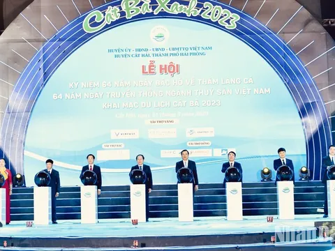 Rộn ràng khai mạc du lịch Cát Bà 2023