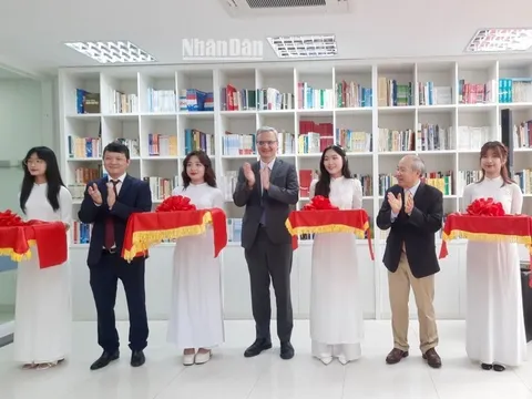 Nâng cao mối quan hệ ngoại giao Việt-Pháp