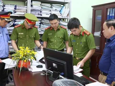 Khởi tố 2 cán bộ lợi dụng chức quyền cấp "sổ đỏ" sai quy định ở thị xã Bỉm Sơn