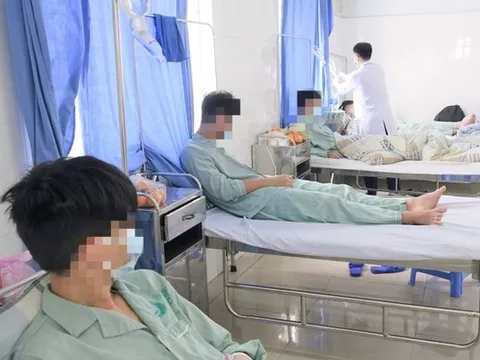 4 học sinh nhập viện do ngộ độc thuốc lá điện tử
