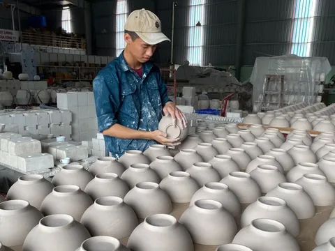 Cơ hội phát triển nghề gốm cổ truyền thống ở Ninh Bình