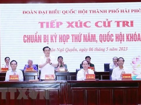 Chủ tịch Quốc hội tiếp xúc cử tri quận Ngô Quyền của Hải Phòng