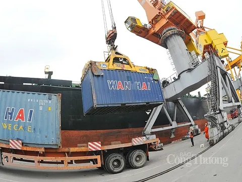 4 tháng, cả nước xuất siêu 7,56 tỷ USD