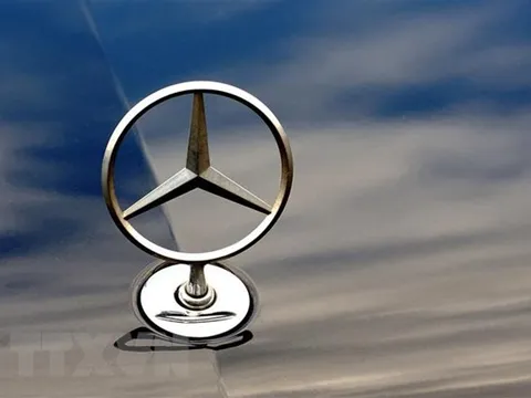 Đức: Nổ súng tại nhà máy Mercedes khiến 2 người thương vong