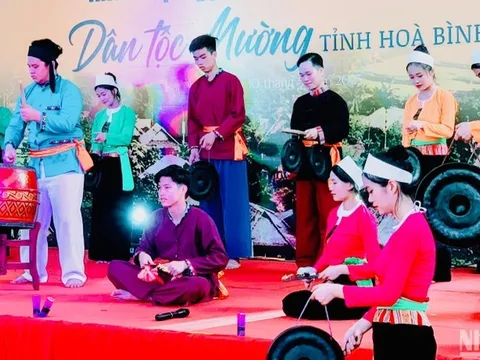 Đặc sắc di sản văn hóa dân tộc Mường trên thành phố Cảng