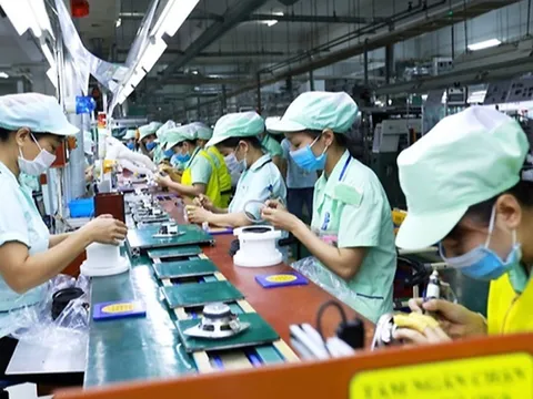 Chính phủ ban hành Nghị định tăng lương cơ sở lên 1,8 triệu đồng từ 1/7/2023