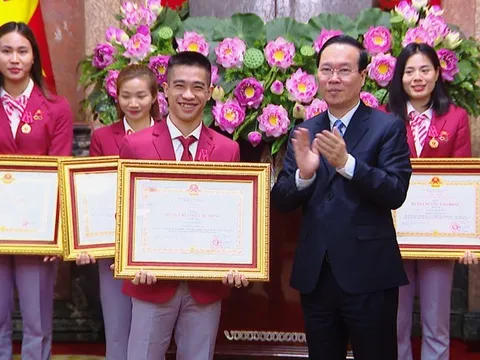 Gặp mặt các vận động viên, huấn luyện viên đoạt Huy chương Vàng tiêu biểu của Đoàn thể thao Việt Nam tại SEA Games 32