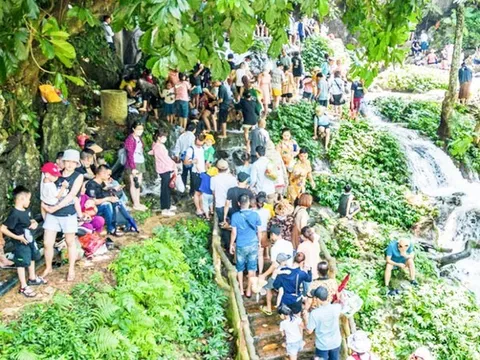 Xem xét khu du lịch “nuốt” danh thắng ở Thái Nguyên