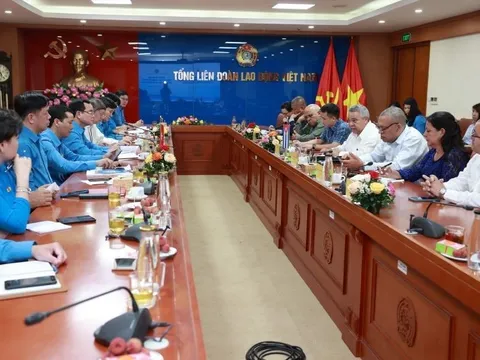 Thắt chặt mối quan hệ hữu nghị đoàn kết đặc biệt giữa hai tổ chức công đoàn