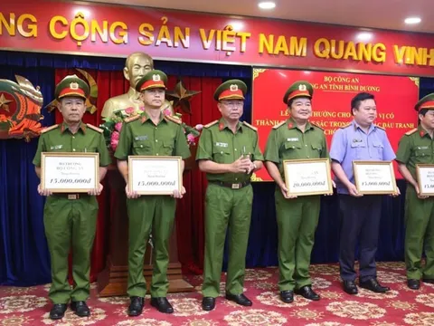 Khen thưởng đơn vị, địa phương có thành tích triệt xóa các chuyên án lớn