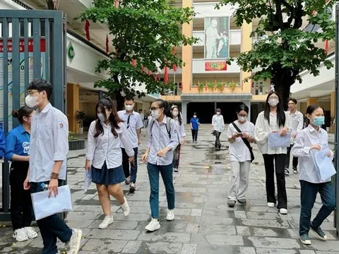 Đình chỉ thi 2 thí sinh vi phạm quy chế thi, tạm dừng nhiệm vụ coi thi các cán bộ liên quan