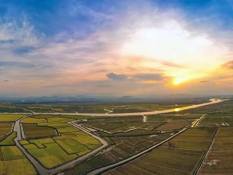Giữa phá Hạc Hải