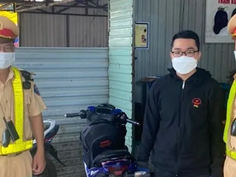 Bắt giữ đối tượng vi phạm giao thông sử dụng giấy chứng minh công an nhân dân giả