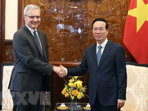 Chủ tịch nước Võ Văn Thưởng tiếp Đại sứ Pháp Nicolas Warnery