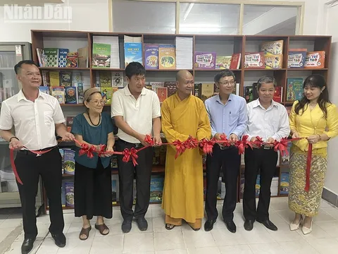 Mở lớp dạy tiếng Việt miễn phí tại thủ đô Vientiane