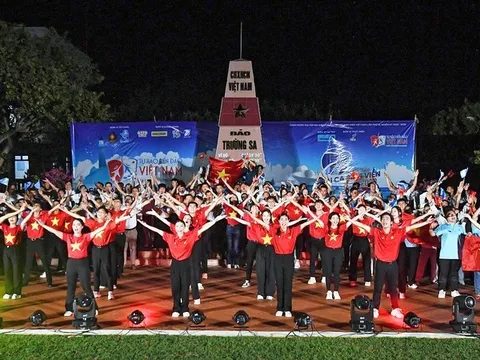 "Hành trình bài ca sinh viên" kêu gọi bạn trẻ sống nhân văn và trong sáng
