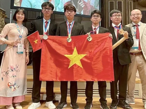 Học sinh Việt Nam đạt 4 huy chương vàng và bạc tại Olympic Hóa học quốc tế 2023