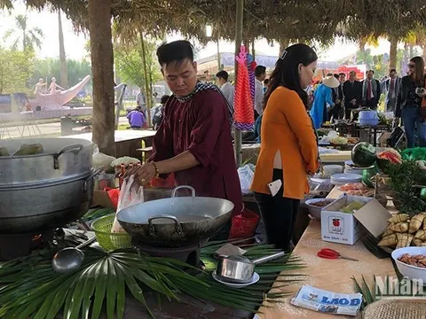 Trải nghiệm văn hóa truyền thống tại Làng Văn hóa - Du lịch các dân tộc Việt Nam tháng 8