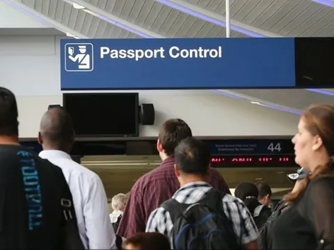Mỹ quyết định áp đặt hạn chế đi lại mới đối với công dân Hungary