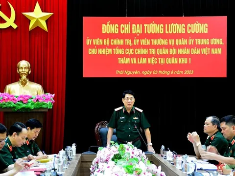 Đại tướng Lương Cường làm việc với Ban Thường vụ Đảng ủy Quân khu 1