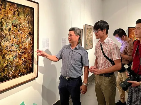 Dạo qua vùng đất của sơn mài đương đại