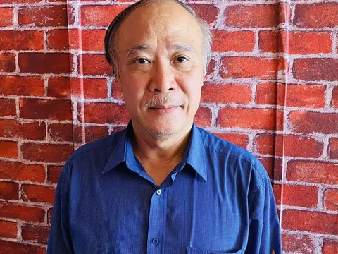 Khỏa lấp những khoảng trống của lý luận văn học