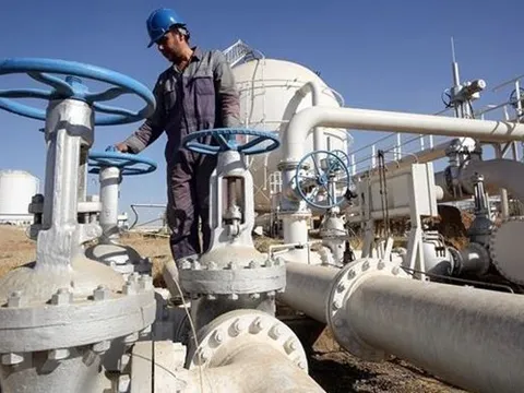 OPEC+ quyết định giữ nguyên chính sách sản lượng khai thác hiện tại