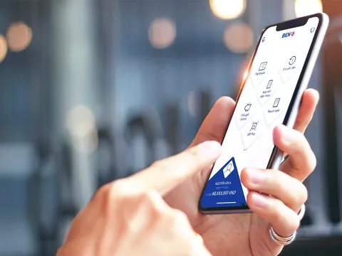 Chuyển tiền từ 500 triệu đồng trở lên phải báo cáo Ngân hàng Nhà nước