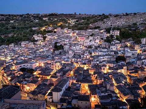 Giới thiệu Triển lãm ảnh “Sicily” của nhiếp ảnh gia Italia