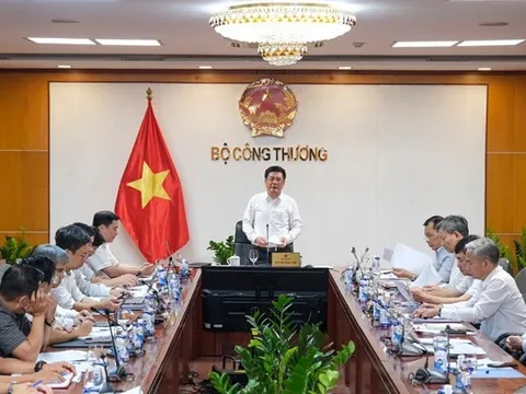 'Không để thiếu điện, than, xăng dầu, khí trong mọi tình huống'