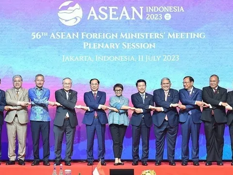 Giữ gìn và phát huy truyền thống vẻ vang, quyết tâm xây dựng ngành ngoại giao vững mạnh, toàn diện, hiện đại