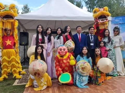 Việt Nam tham gia Ngày hội các dân tộc tại vùng Ural của Nga