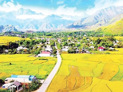 Về Than Uyên vui mùa hội