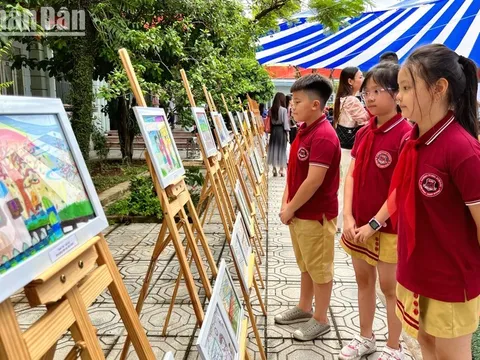 Niềm vui trong ngày hội tựu trường
