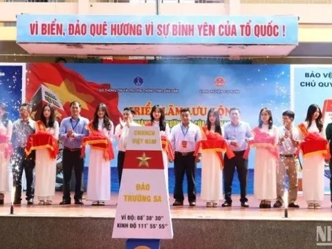 Triển lãm lưu động về Hoàng Sa và Trường Sa tại huyện Cư Kuin