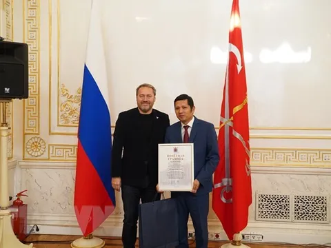 St. Petersburg vinh danh những đóng góp tăng cường quan hệ Nga-Việt