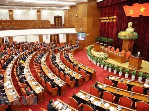 Bế mạc Hội nghị Trung ương 8
