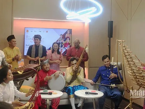 Nghệ sĩ 10 nước ASEAN hòa tấu trong đêm nhạc “Tình hữu nghị xuyên biên giới”