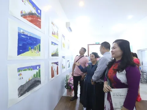 Trưng bày 85 bức tranh của họa sĩ nổi tiếng Hàn Quốc