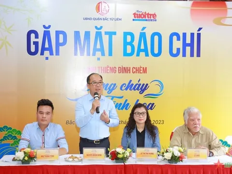 Lần đầu tổ chức sân khấu thực cảnh trên sông Hồng