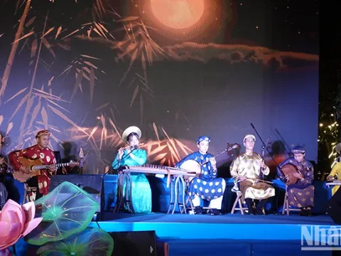 Khai mạc Liên hoan Đờn ca tài tử Nam Bộ thành phố Hồ Chí Minh giải “Hoa sen vàng” lần thứ VI